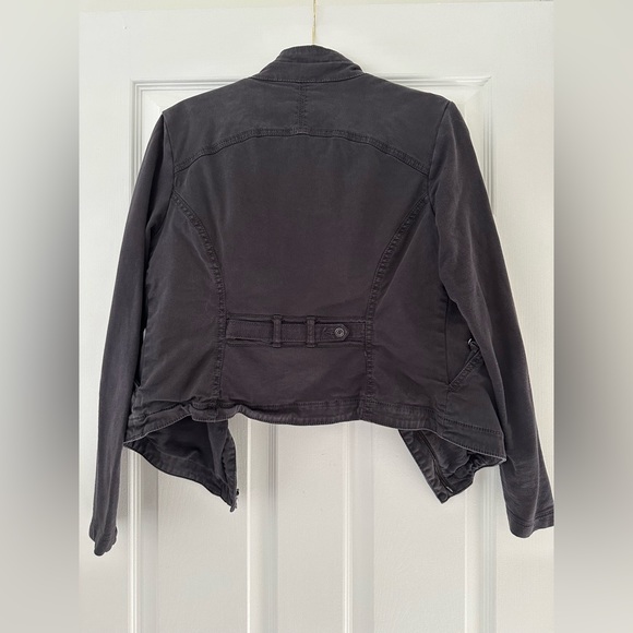 Black cropped jacket - Picture 2 of 3